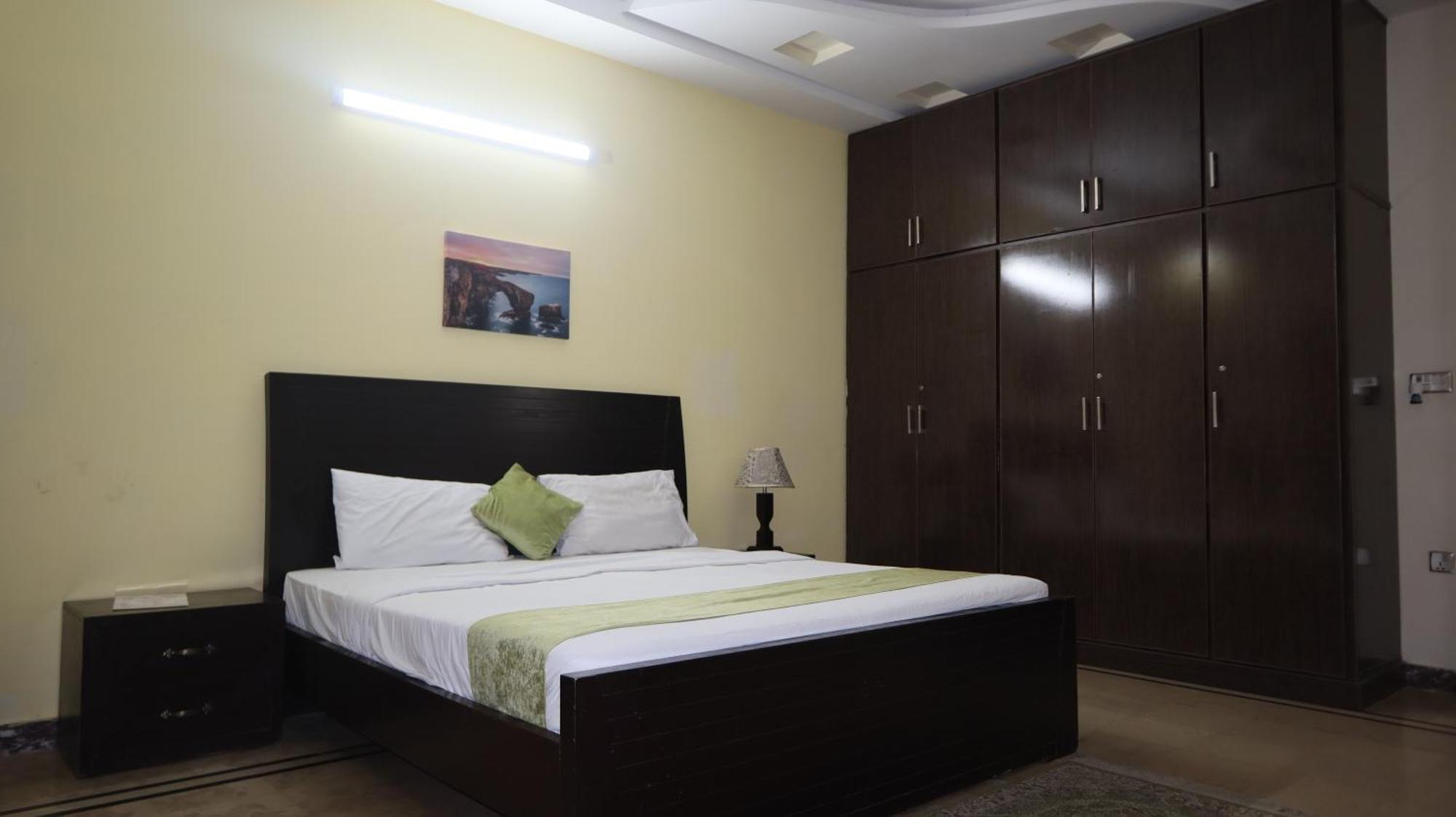 Serene Residence Исламабад Екстериор снимка